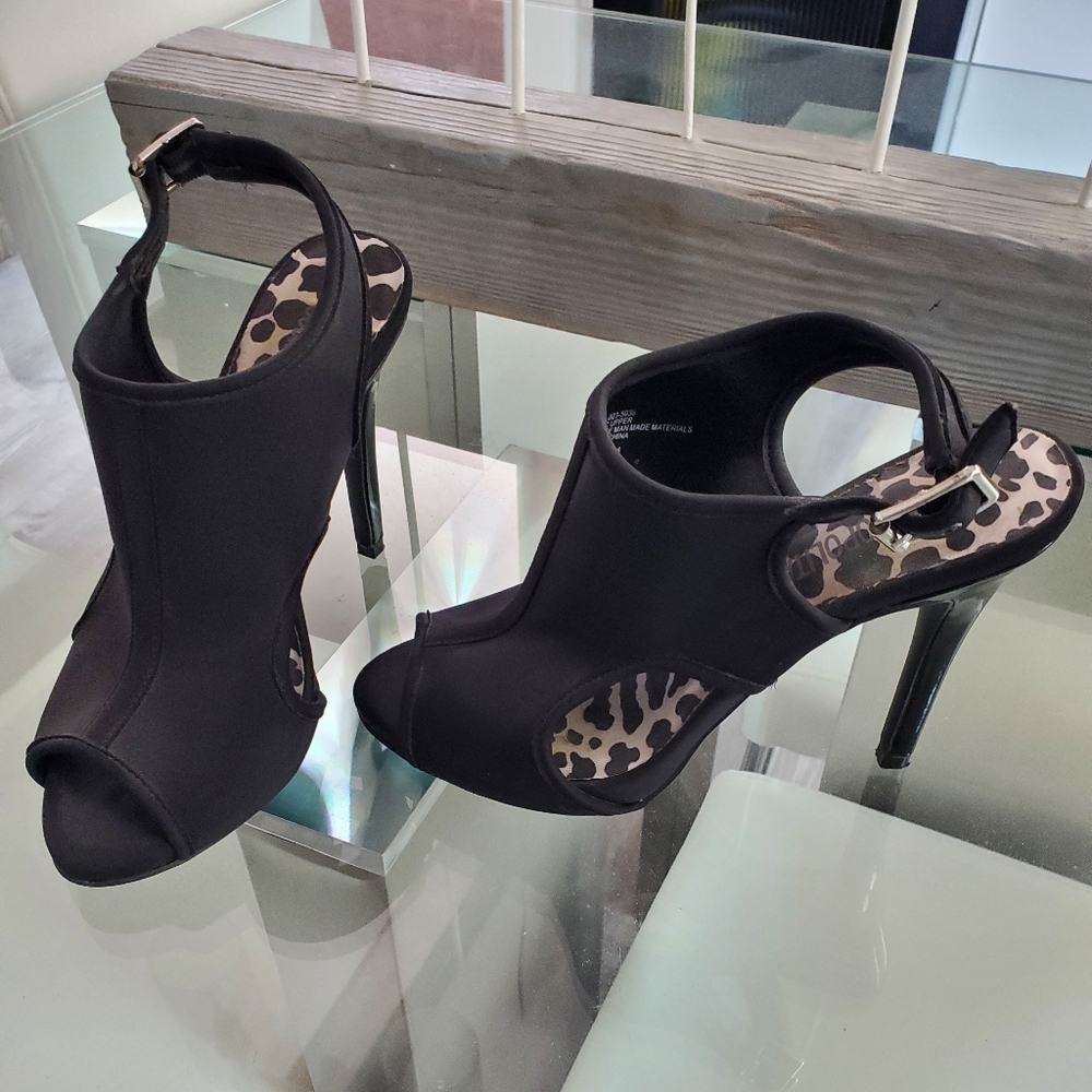 Womens black shoes